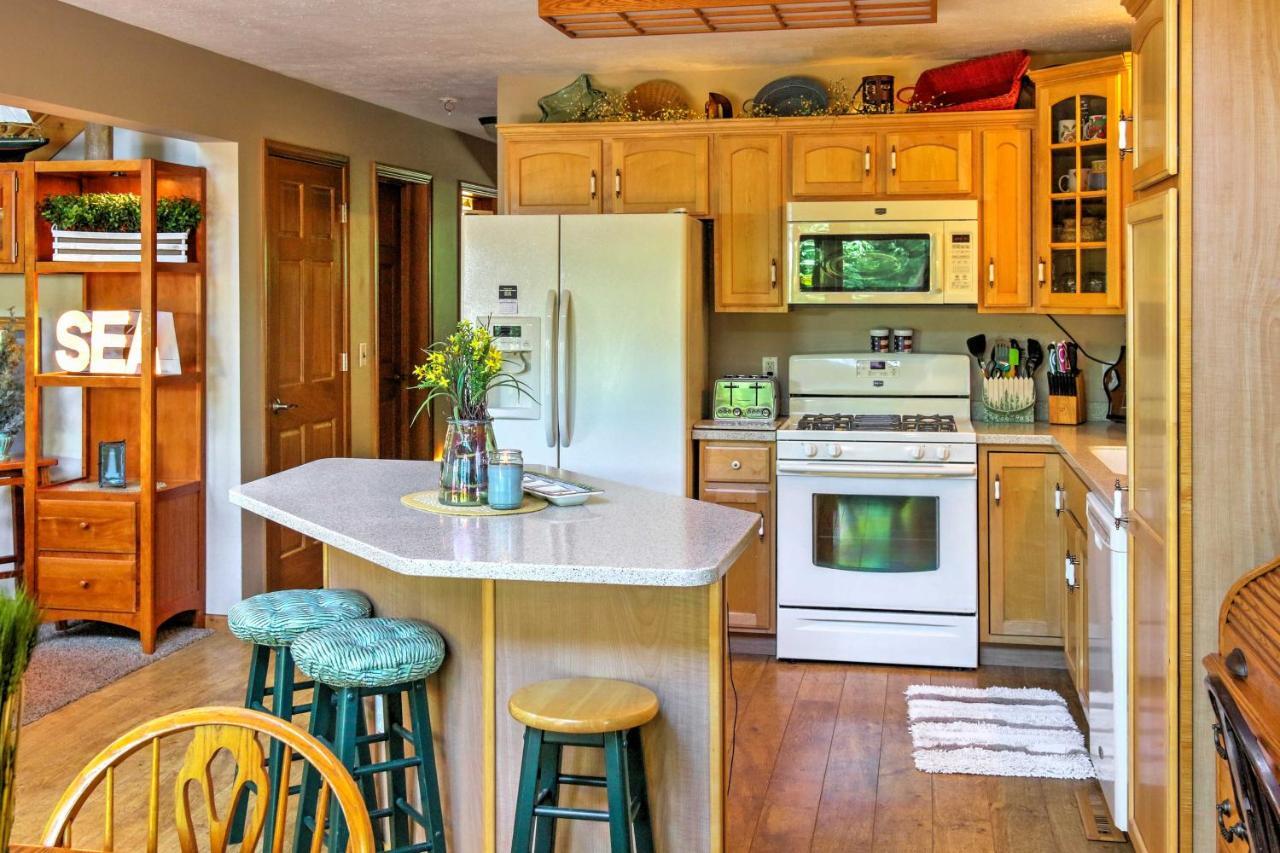Roomy House On 2 Acres - 2 Mi To Egg Harbor Beach! Экстерьер фото